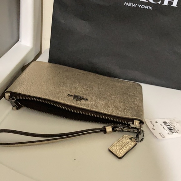 Coach Sm wristlet in polished leather - Picture 8 of 9